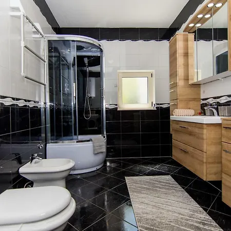 Flora Apartment Trogir