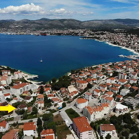 Flora Διαμέρισμα Τρογκίρ